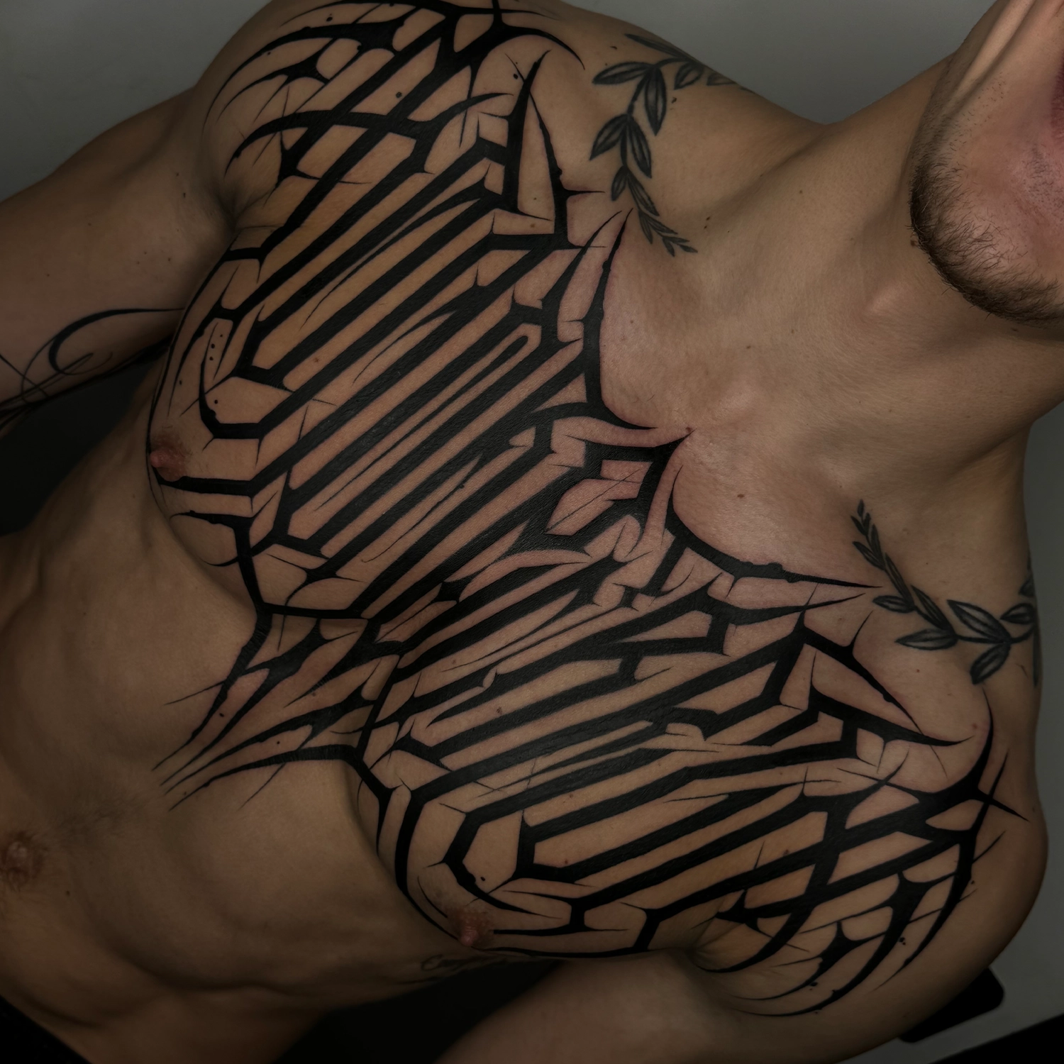 Estudio de tatuajes estilo realismo linea fina blackword old school neotradicional MisturaTattoo pozuelo Madrid (13)