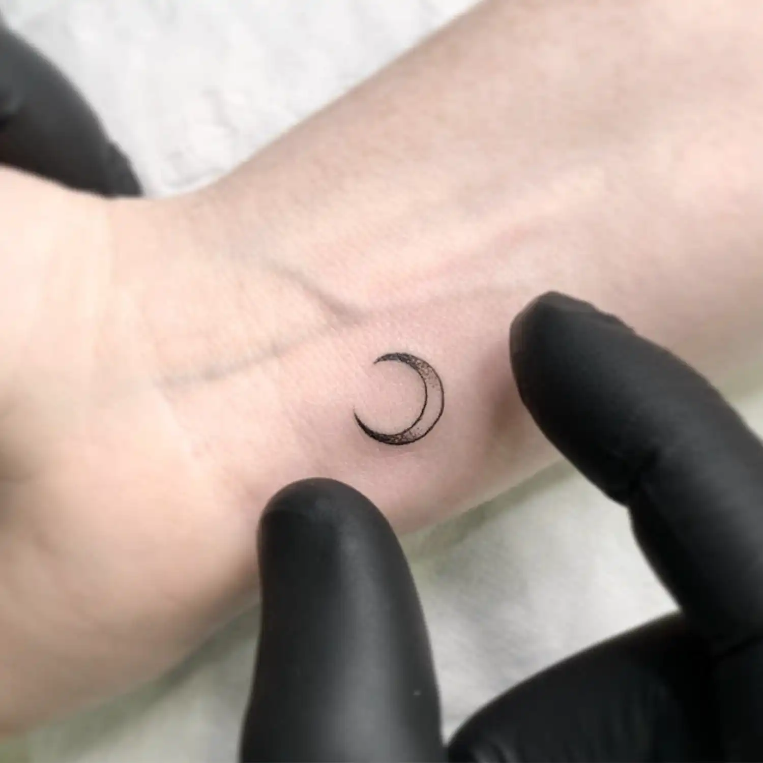 Estudio de tatuajes micropigmentación piercing despigmentación mistura profesionales tatuajes