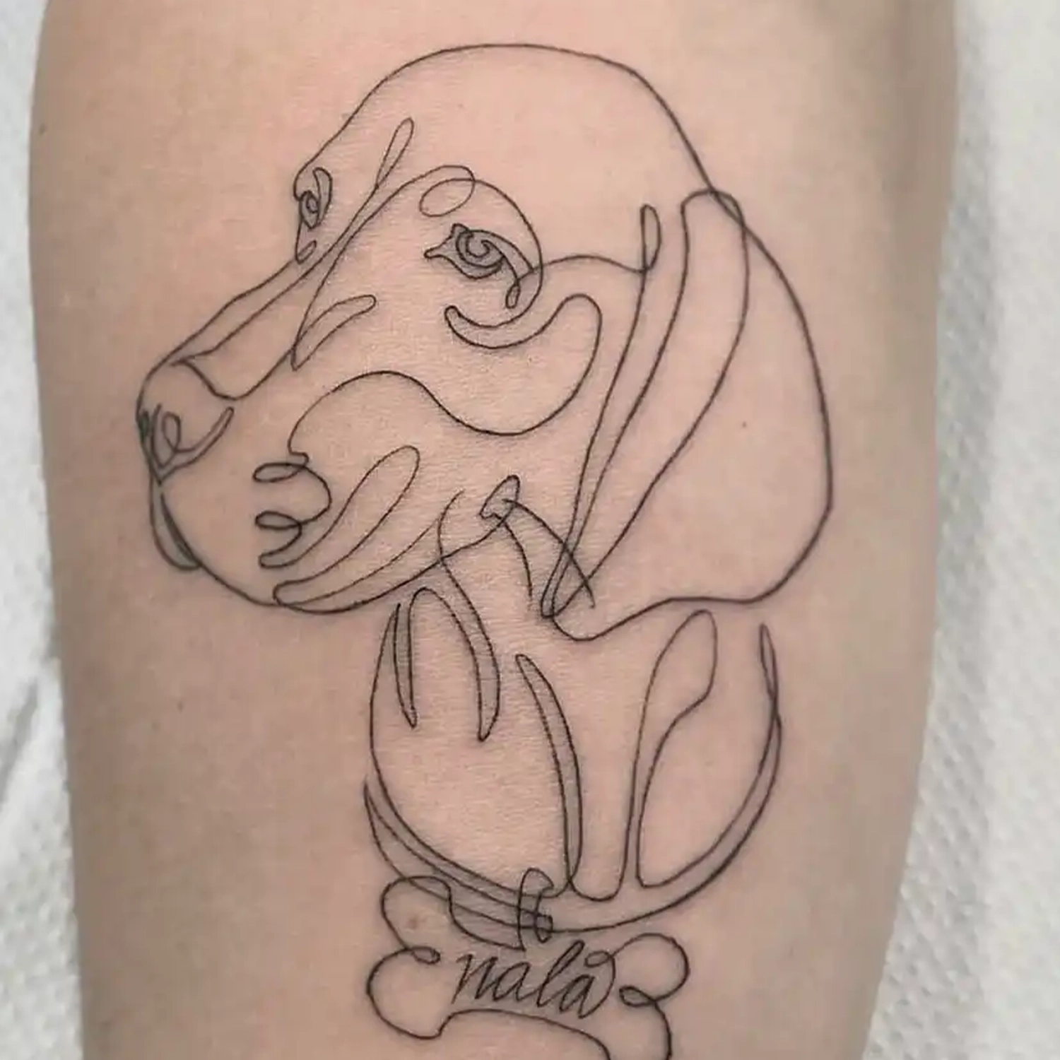 Tatuaje linea fina estudio de tatuajes pozuelo madrid misturatattoo